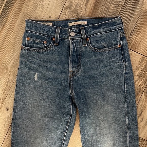 Levi’s Wedgie Jeans - Picture 2 of 4